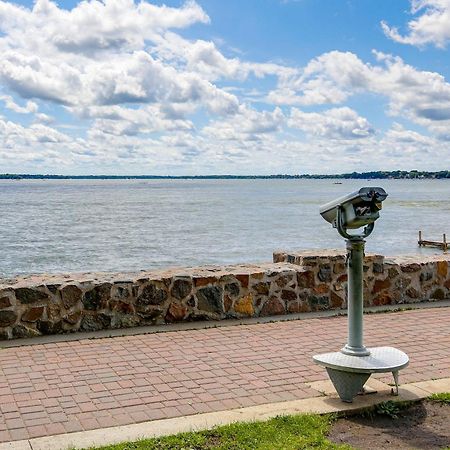 Cozy Clear Lake Home - Walk To Town And Boat Dock! Bagian luar foto