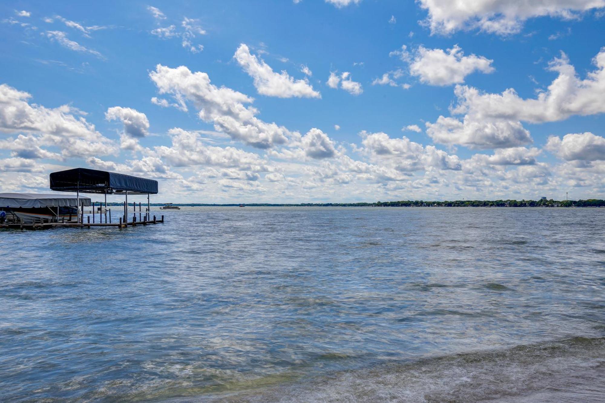 Cozy Clear Lake Home - Walk To Town And Boat Dock! Bagian luar foto