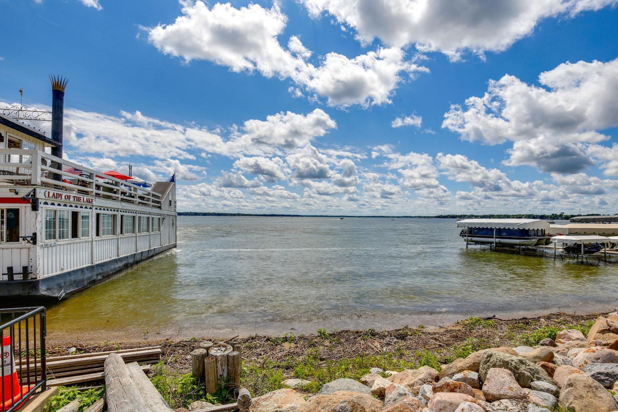 Cozy Clear Lake Home - Walk To Town And Boat Dock! Bagian luar foto