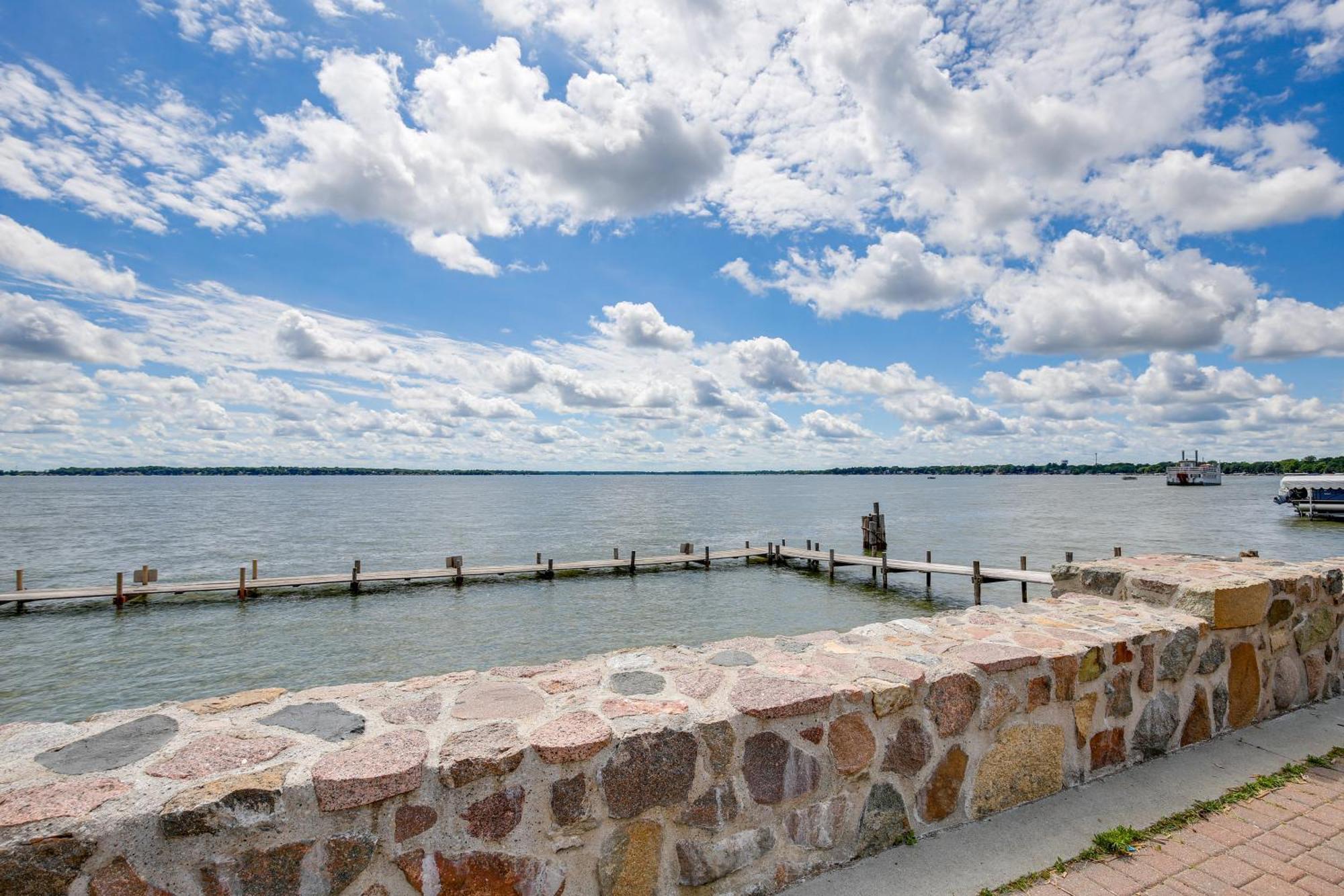 Cozy Clear Lake Home - Walk To Town And Boat Dock! Bagian luar foto